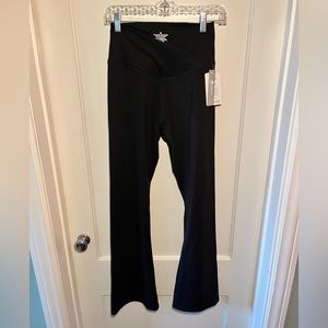 NWT Crossover Waist Flare Leggings, size M